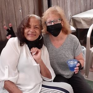 Meet your Posher, Leslie